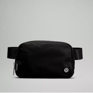 Everywhere Belt Bag 1L